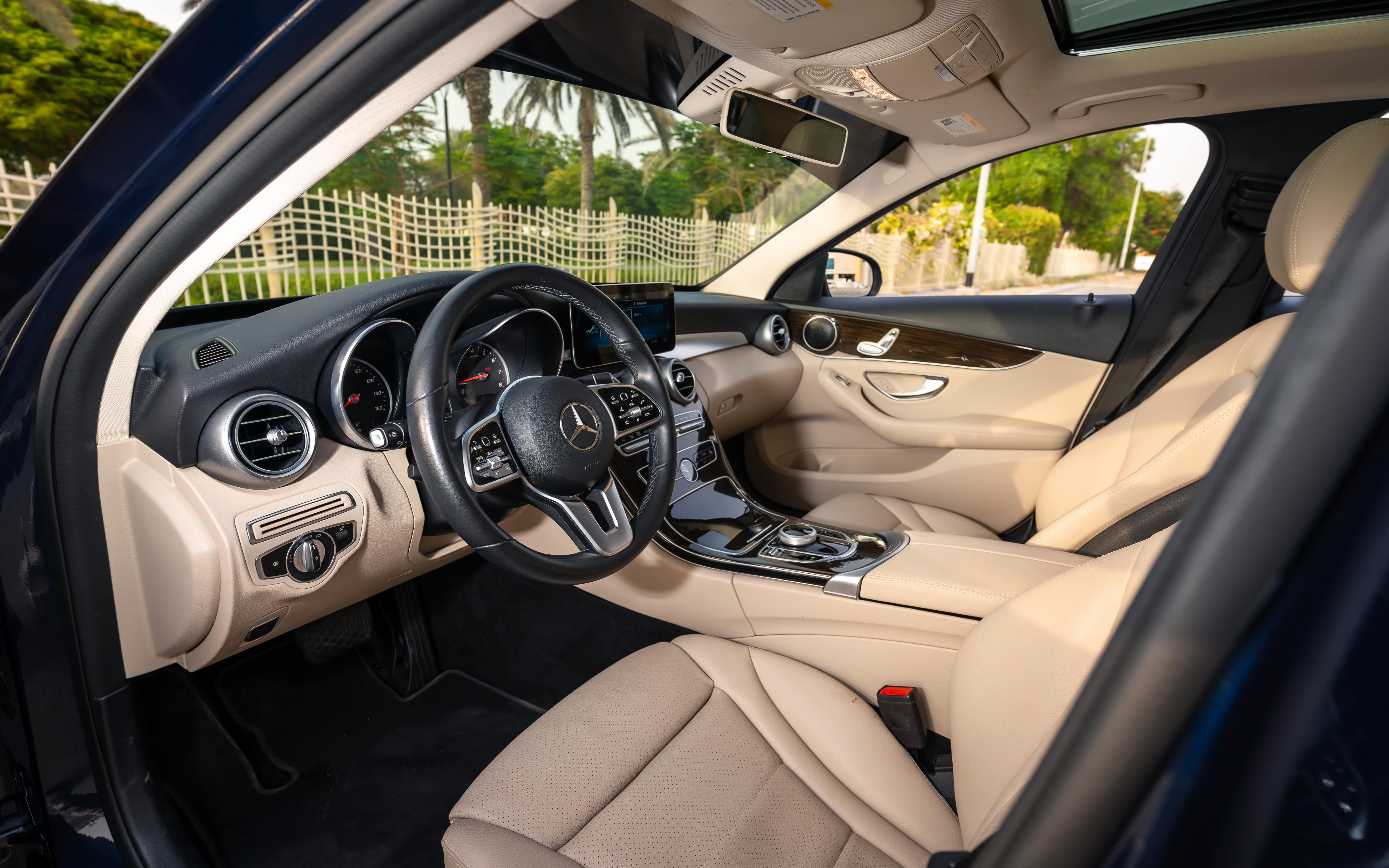 rent a car in dubai