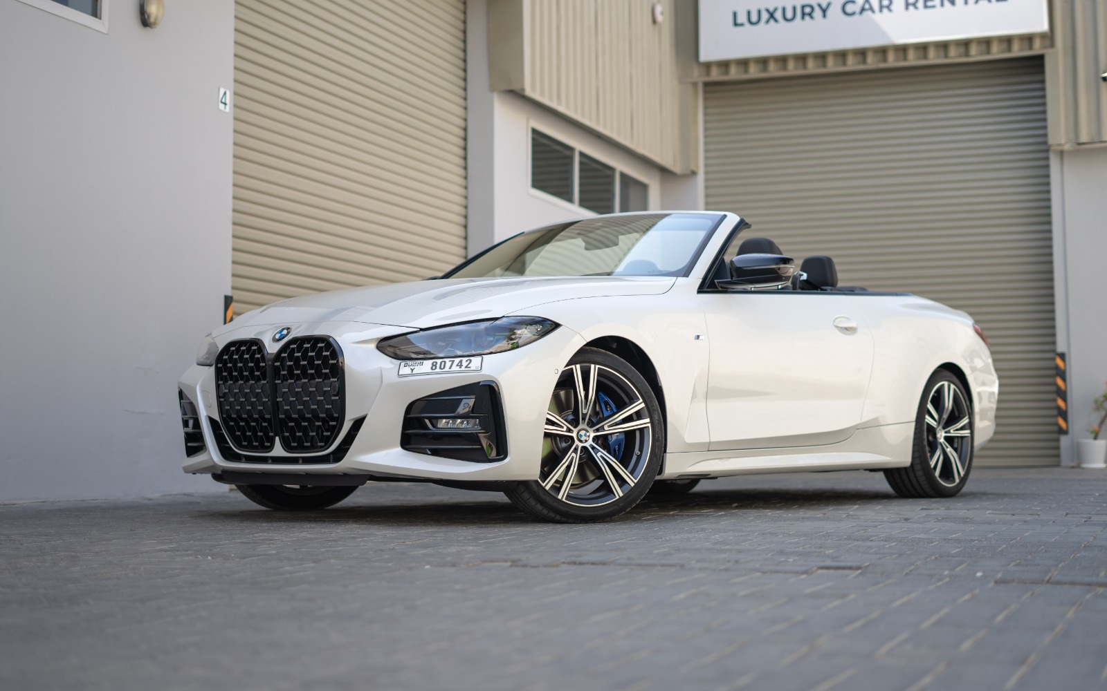 Rent BMW 430i cabrio in Dubai