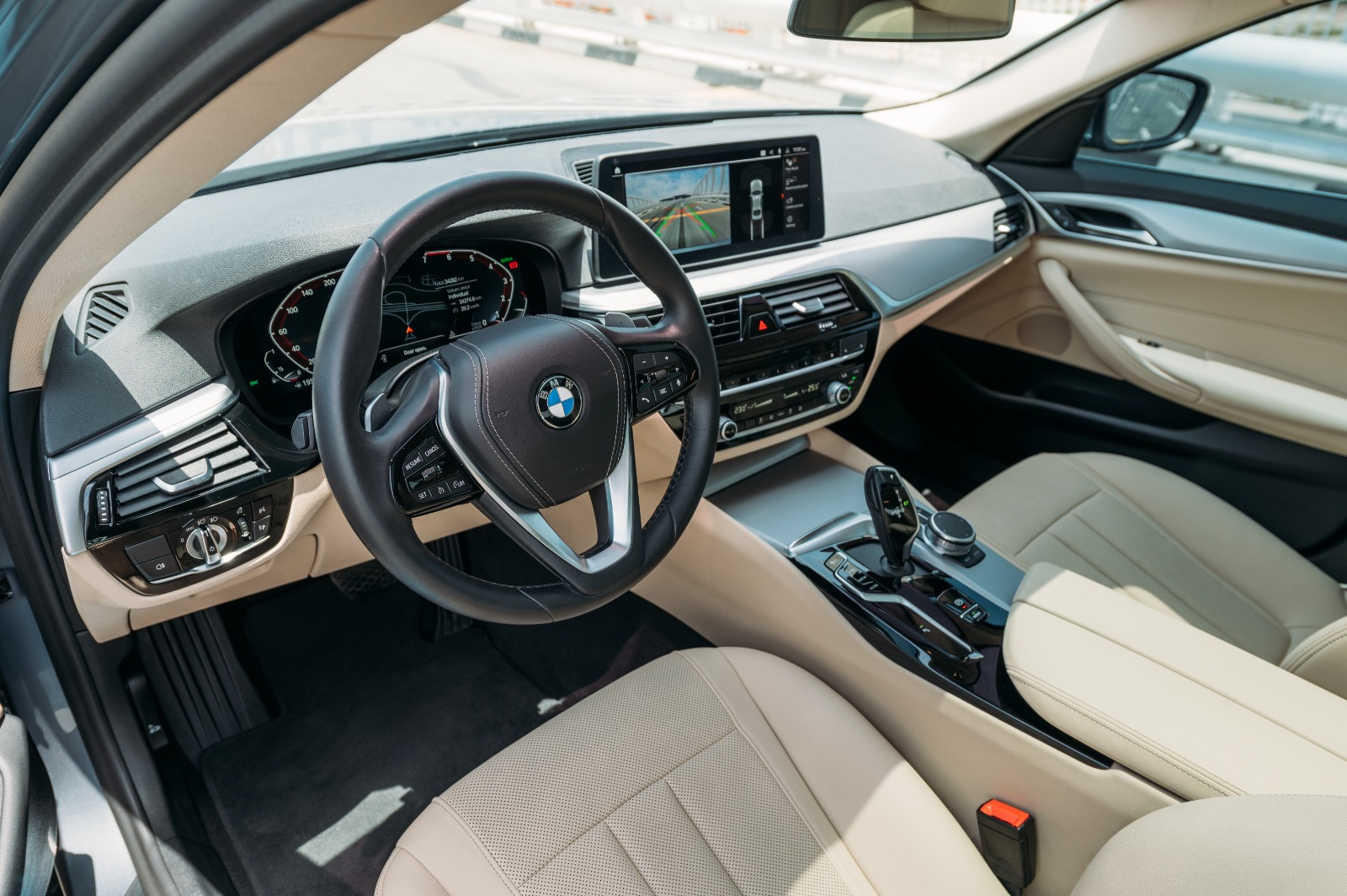 rent a car in dubai