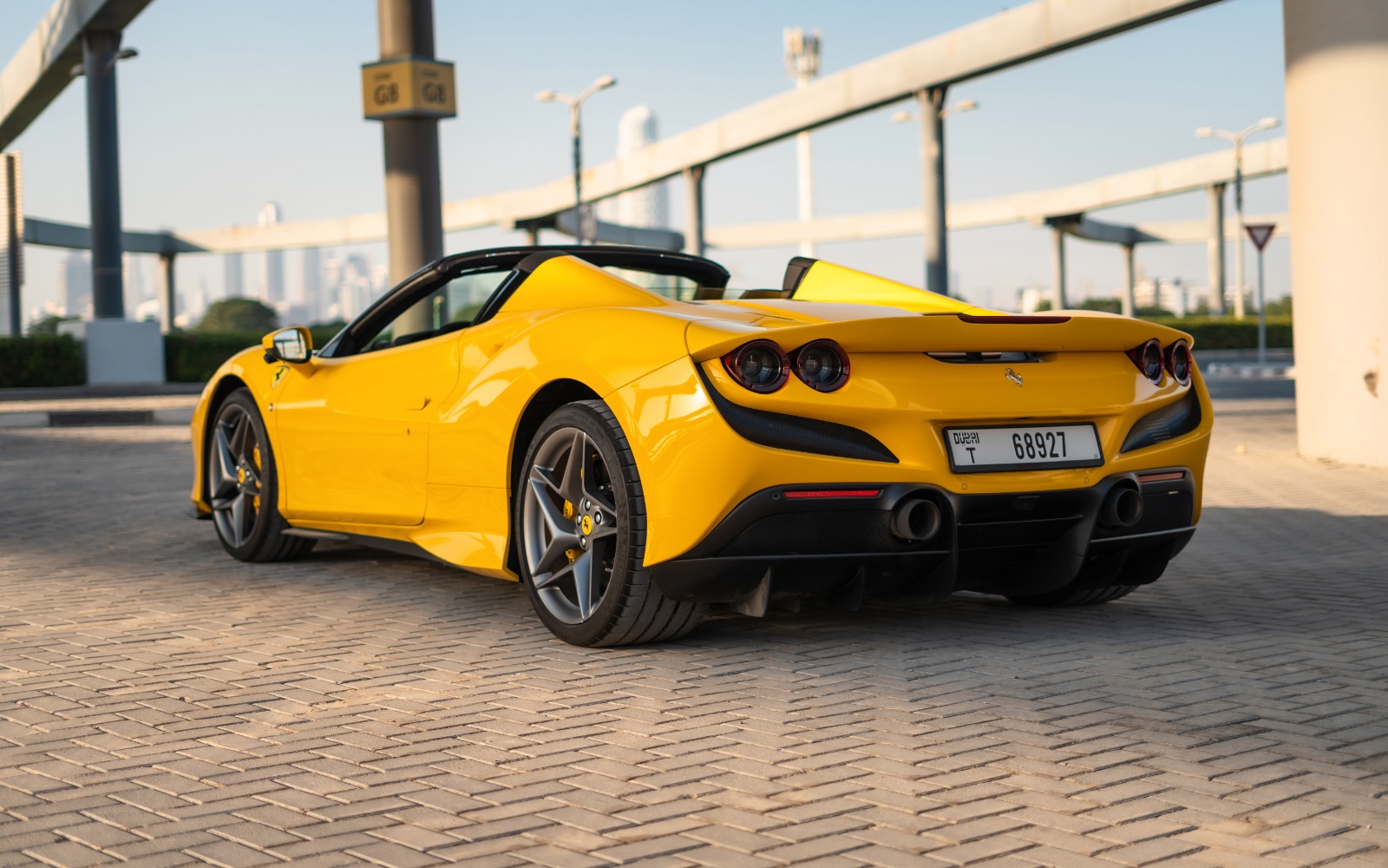 rent a car in dubai