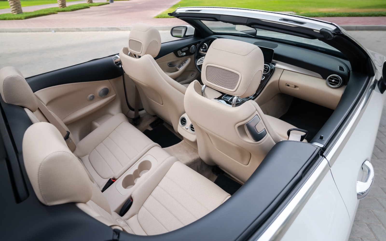 rent a car in dubai