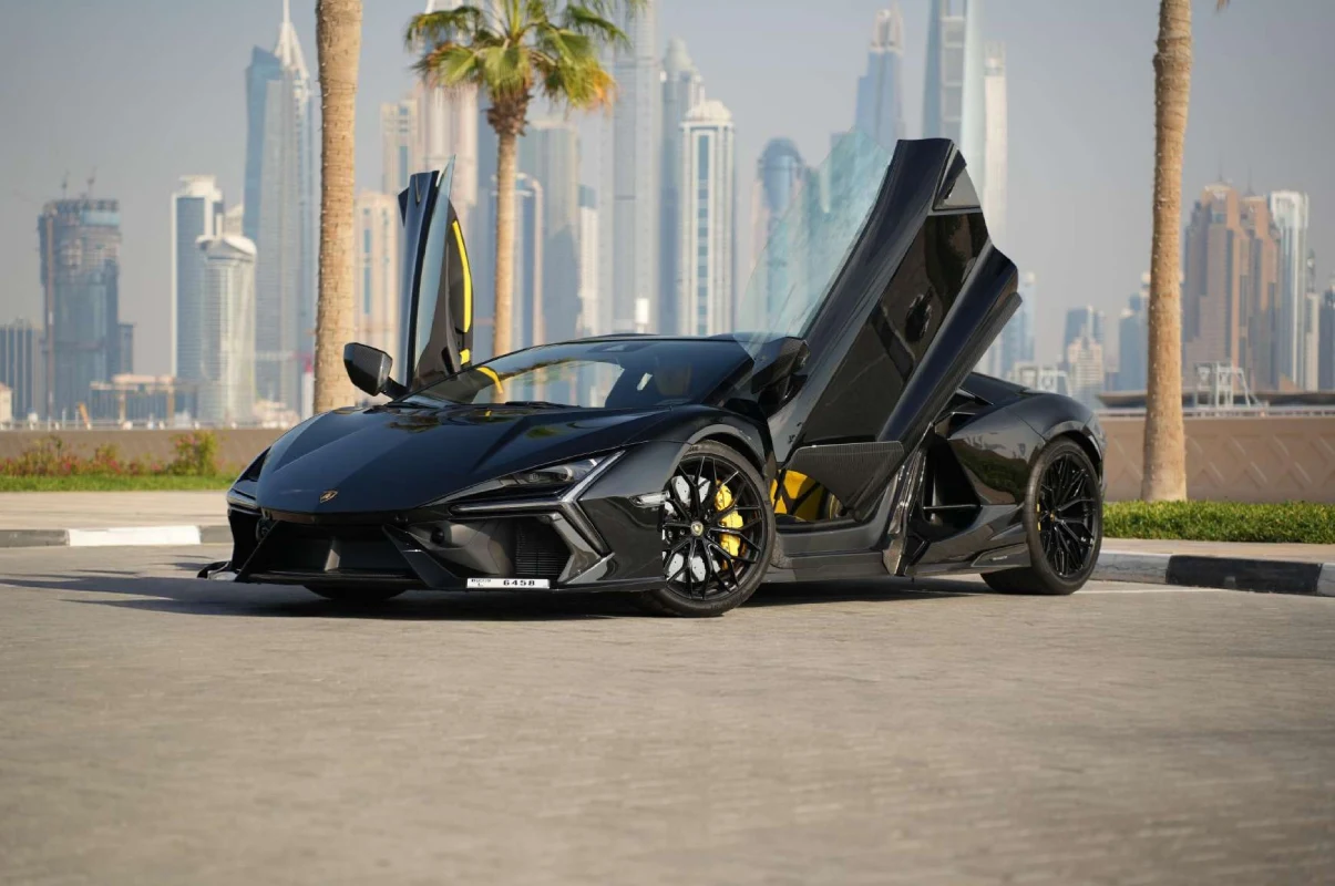 Lamborghini Revuelto