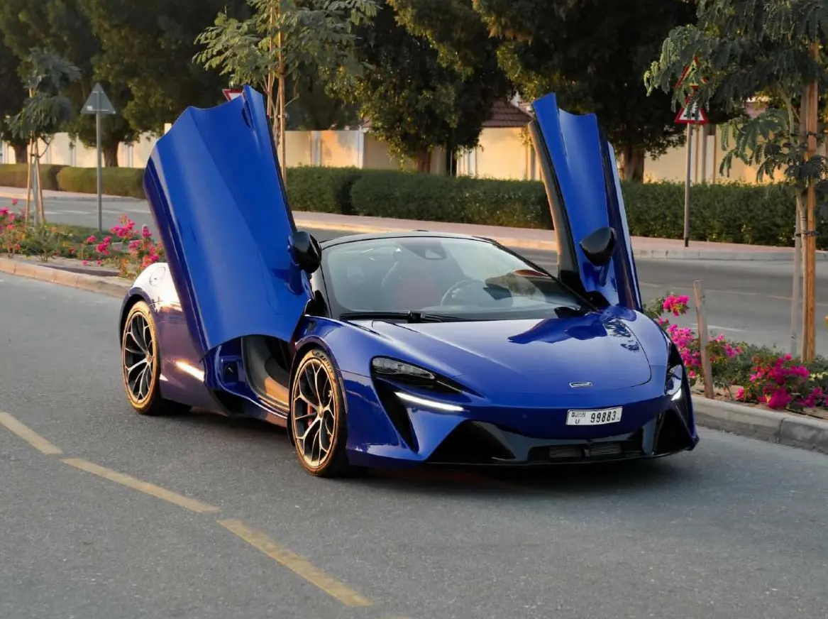 McLaren Artura spider