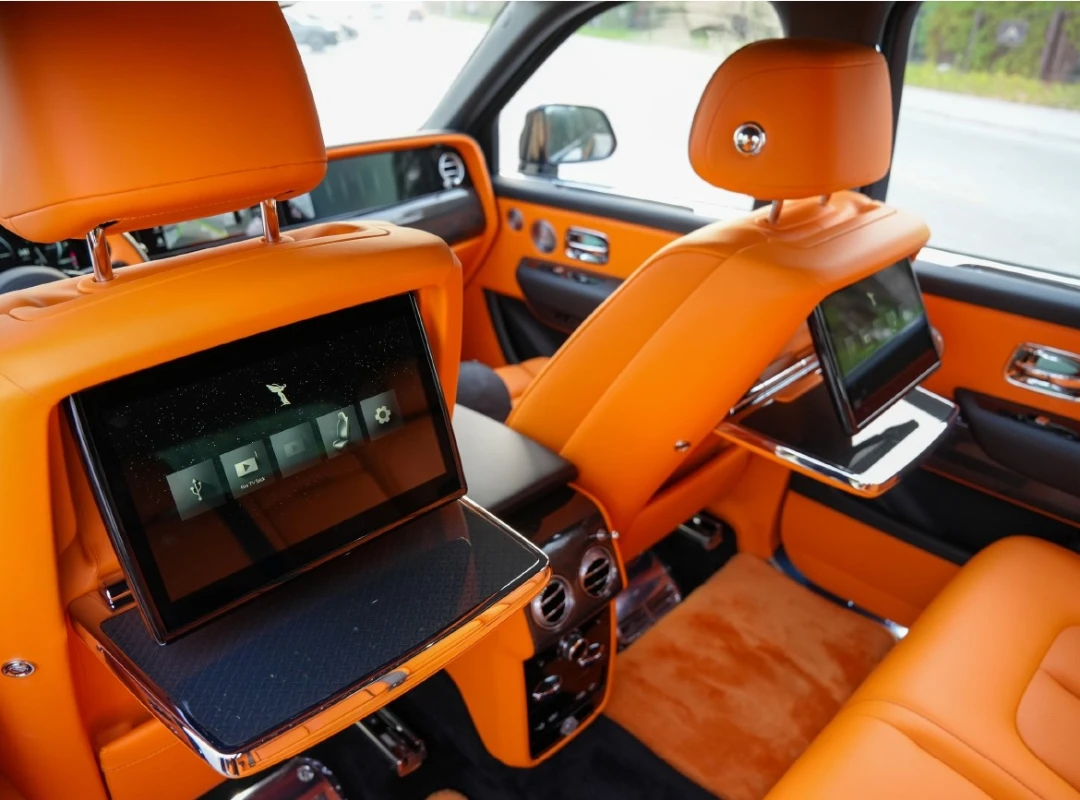 Rolls Royce Cullinan interior and exterior views - Image 8