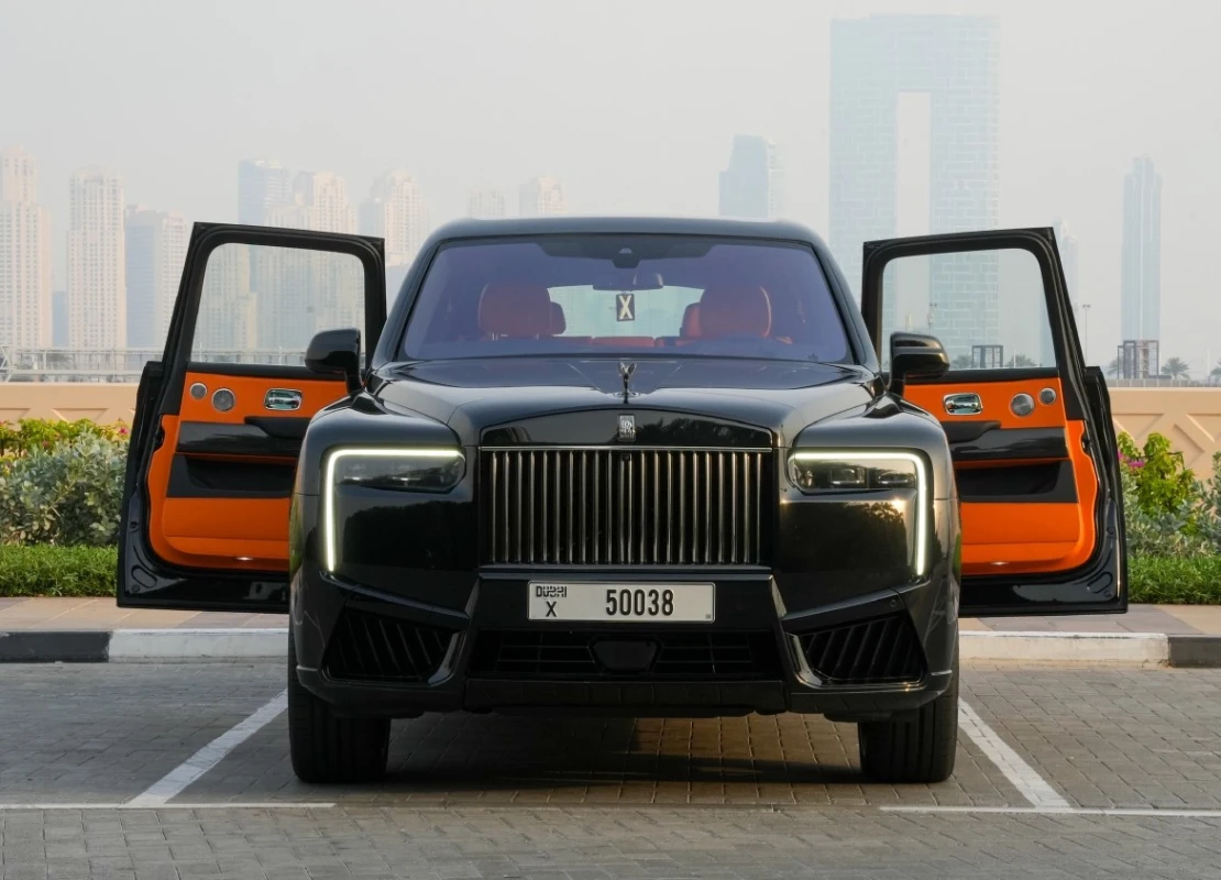 Rolls Royce Cullinan interior and exterior views - Image 1