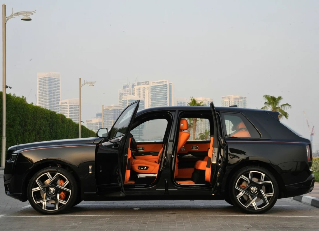 Rolls Royce Cullinan interior and exterior views - Image 3