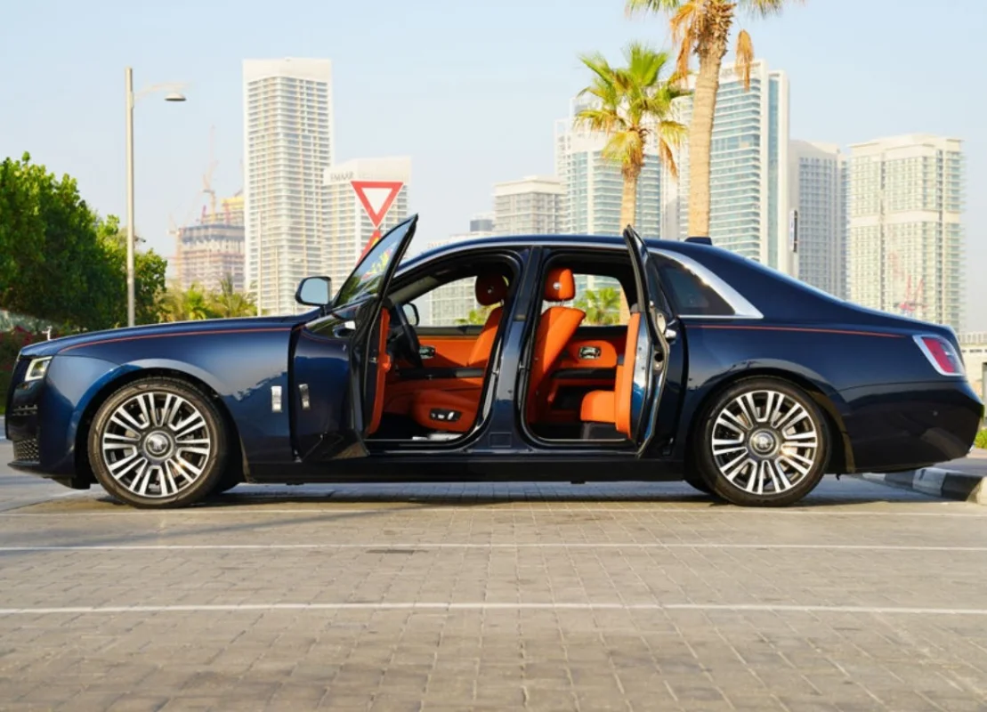 Rolls Royce Ghost interior and exterior views - Image 2