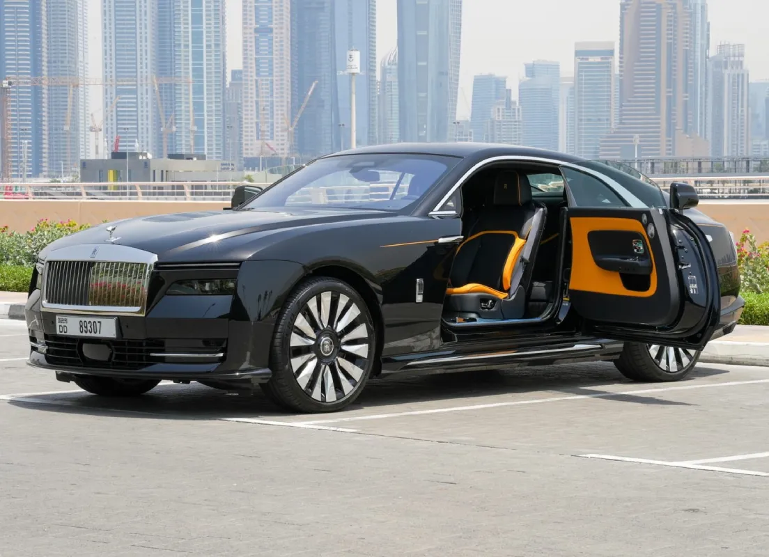 Rolls Royce Spectre interior and exterior views - Image 1