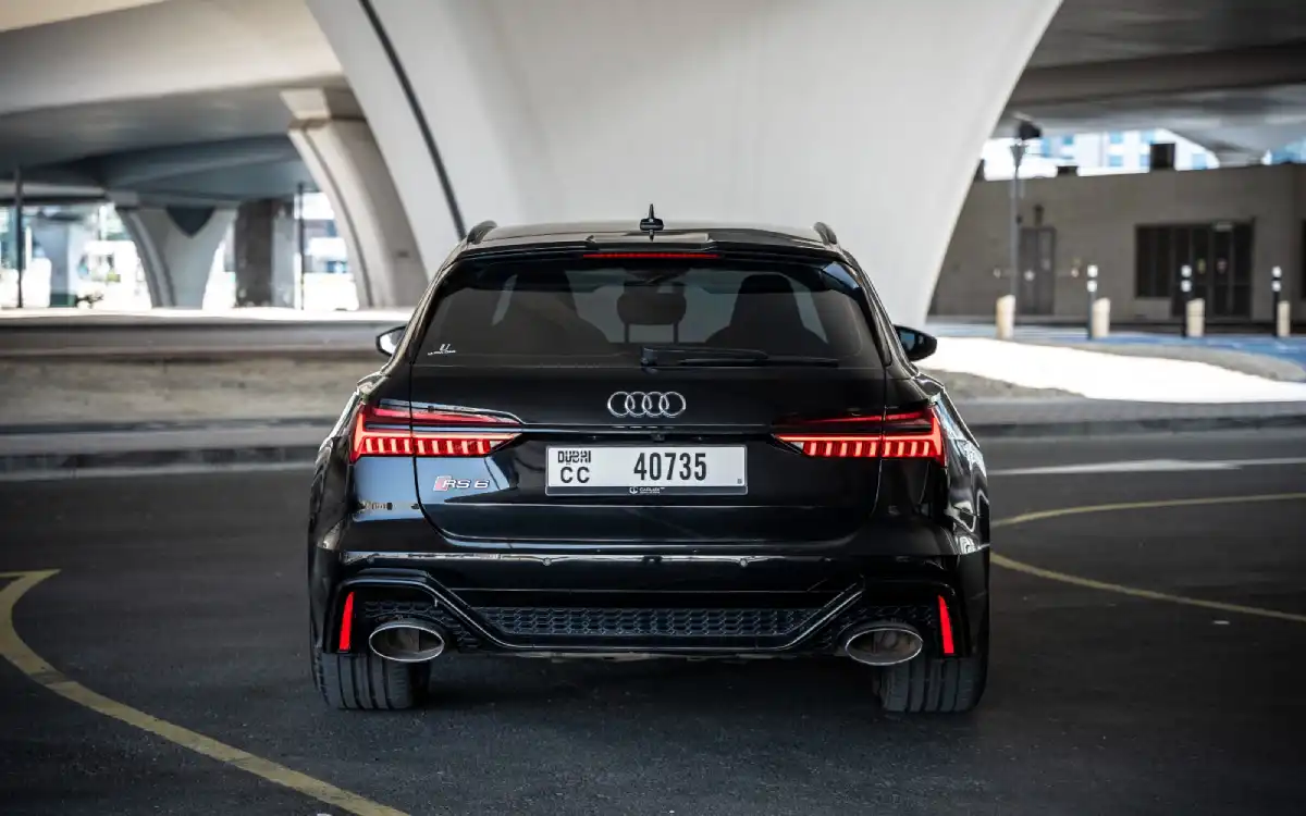 Audi RS6 Avant interior and exterior views - Image 3