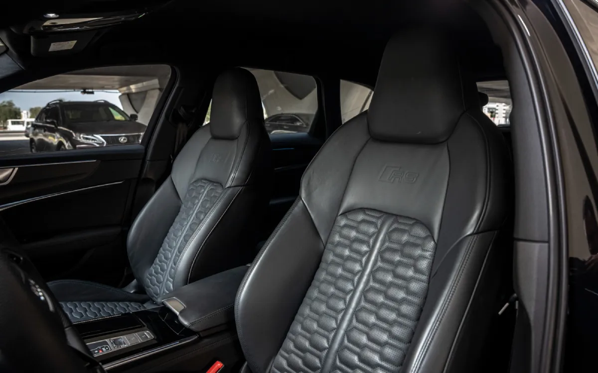 Audi RS6 Avant interior and exterior views - Image 5