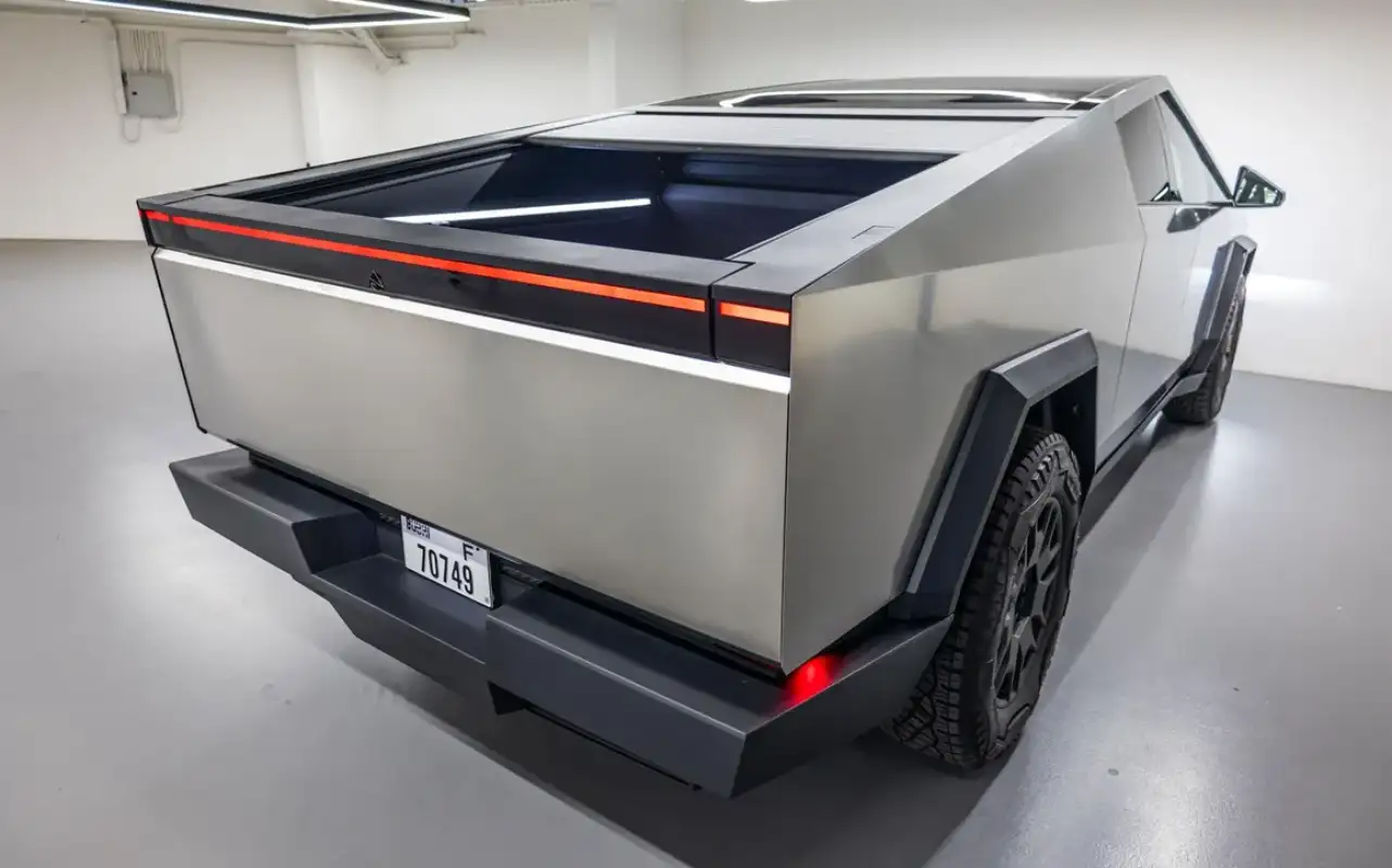 Tesla Cyber Truck interior and exterior views - Image 4