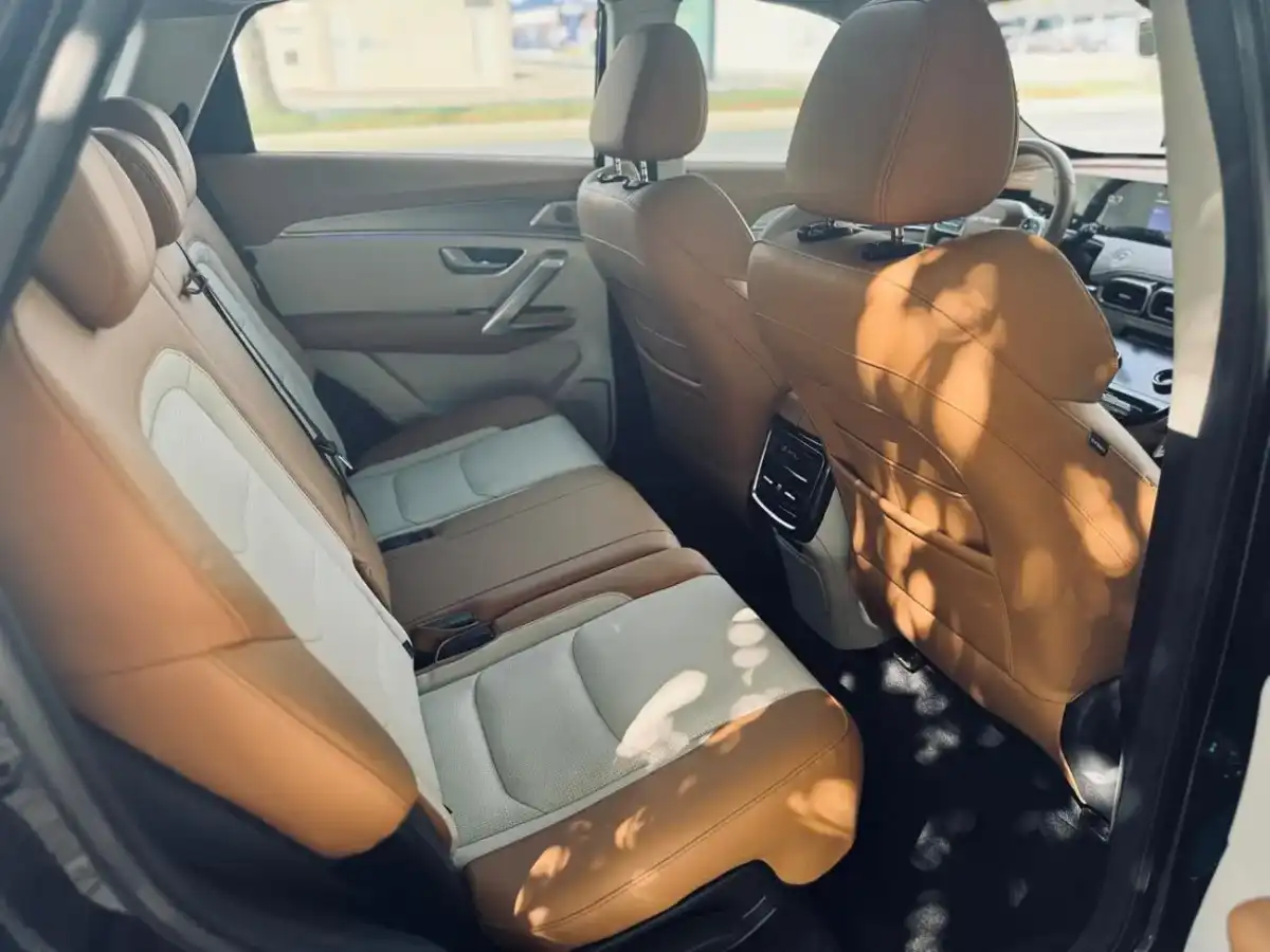 Jetour X70 Plus interior and exterior views - Image 3