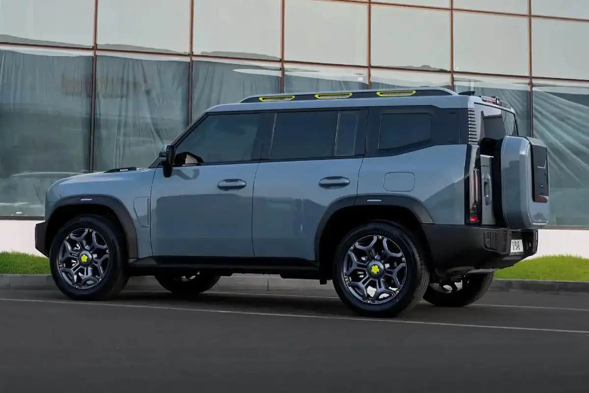 Jetour T2 interior and exterior views - Image 2