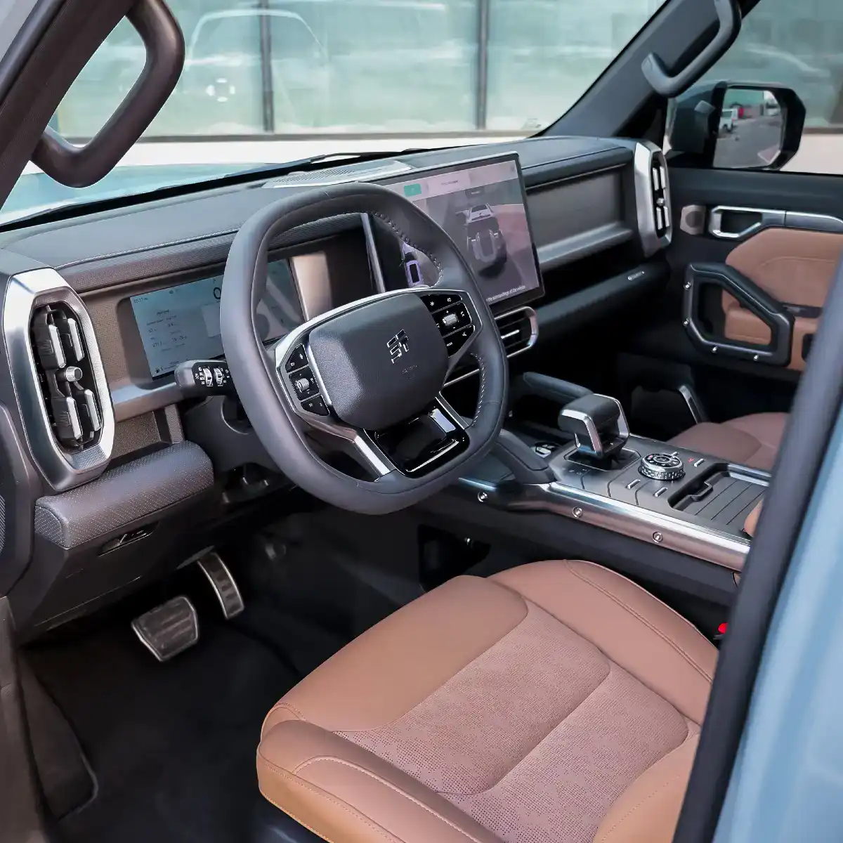 Jetour T2 interior and exterior views - Image 5