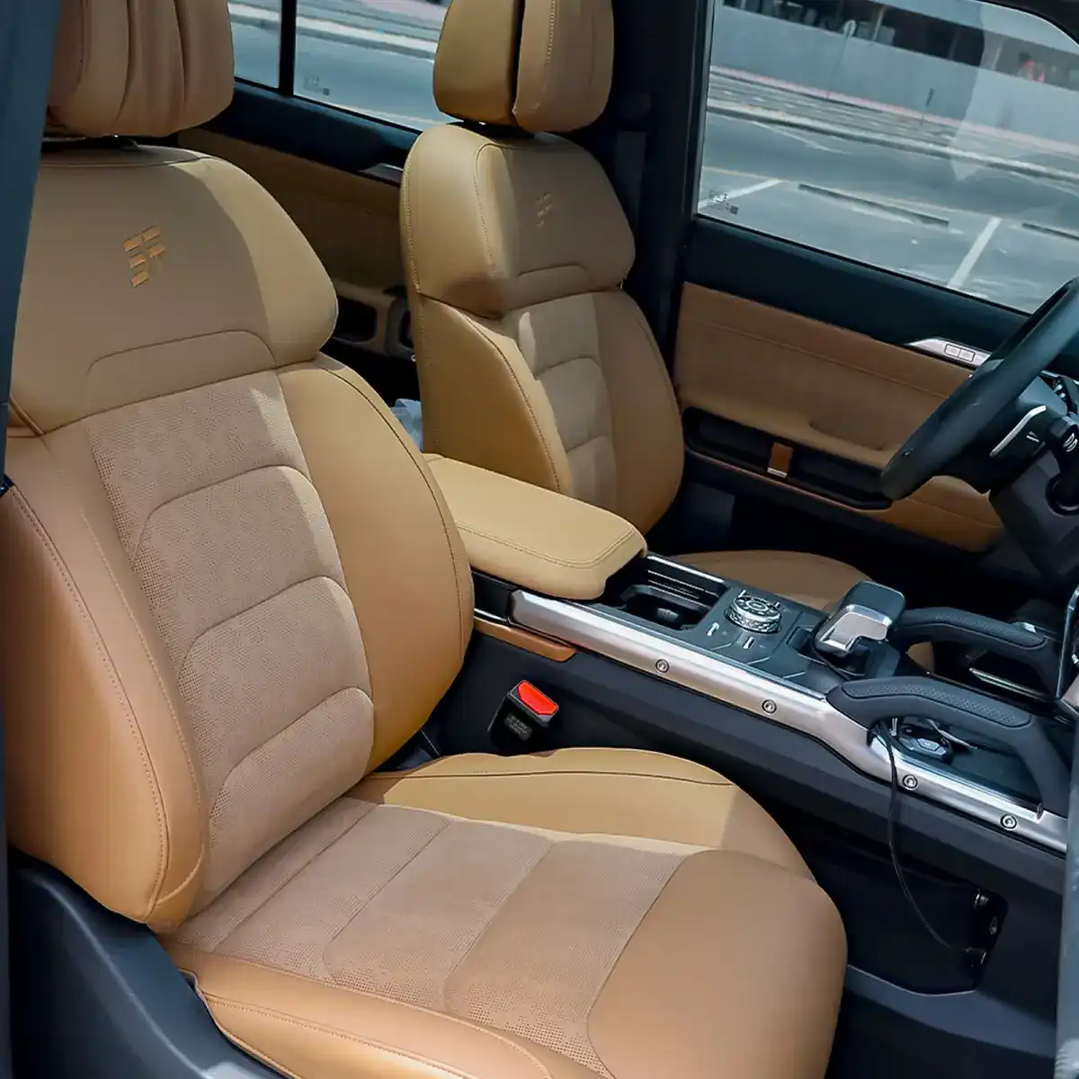 Jetour T2 interior and exterior views - Image 6