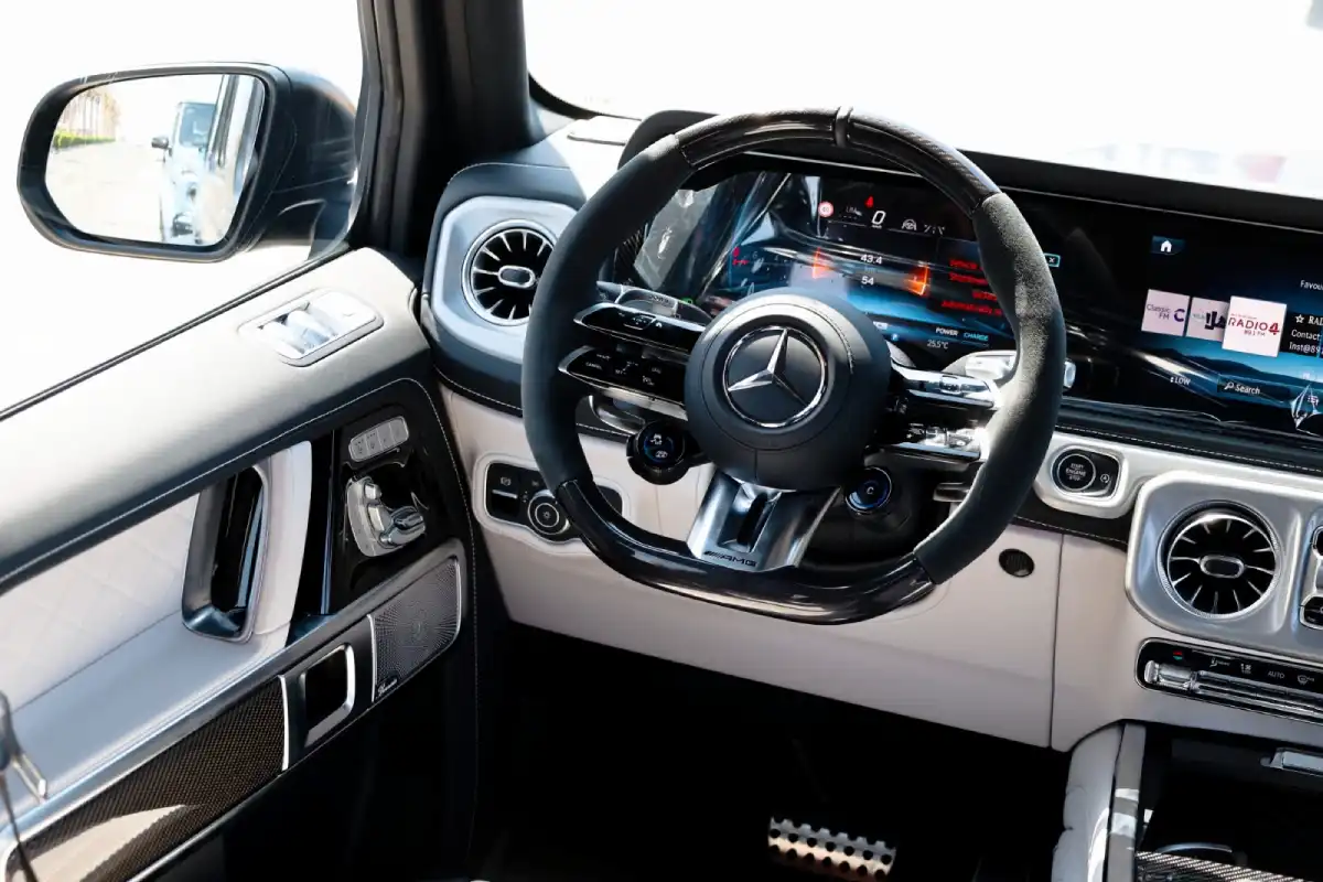 Mercedes G63 AMG interior and exterior views - Image 4