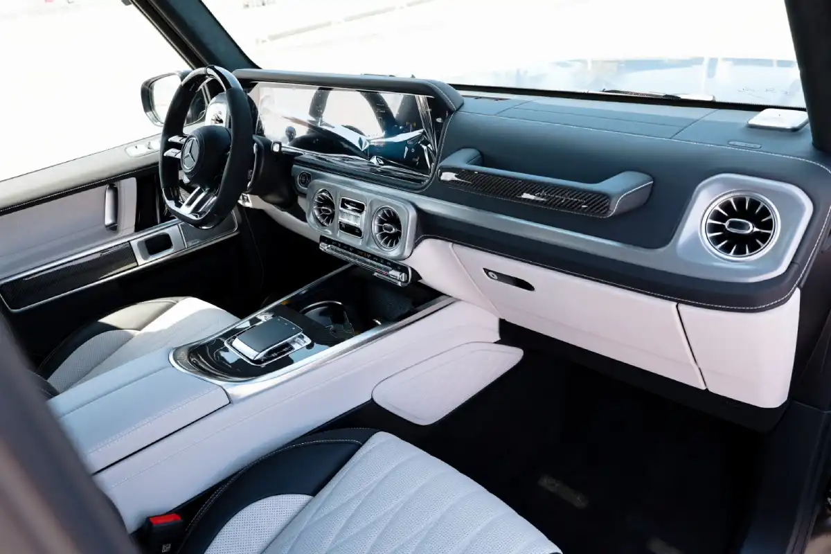 Mercedes G63 AMG interior and exterior views - Image 6