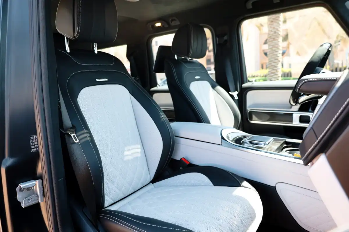 Mercedes G63 AMG interior and exterior views - Image 8