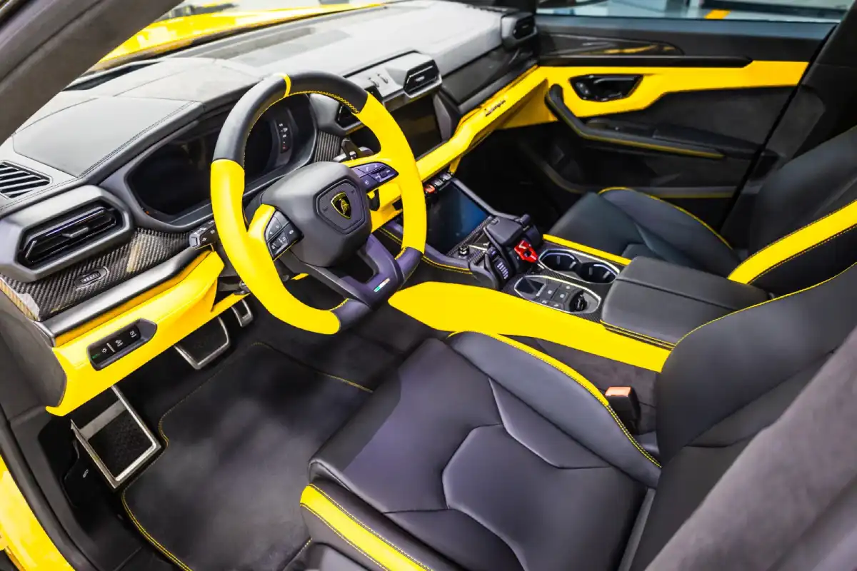 Lamborghini Urus interior and exterior views - Image 5