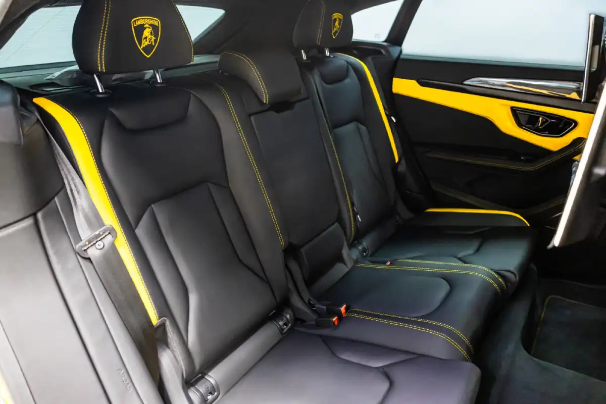 Lamborghini Urus interior and exterior views - Image 10