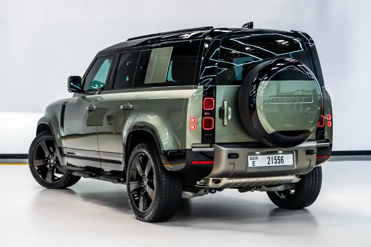 Land Rover Defender Octa interior and exterior views - Image 2