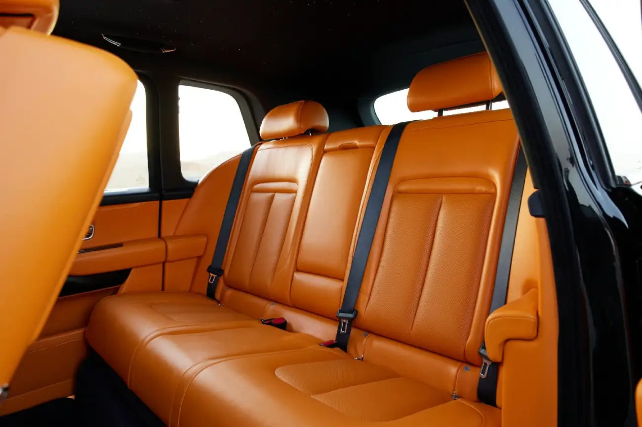 Cadillac Escalade interior and exterior views - Image 6
