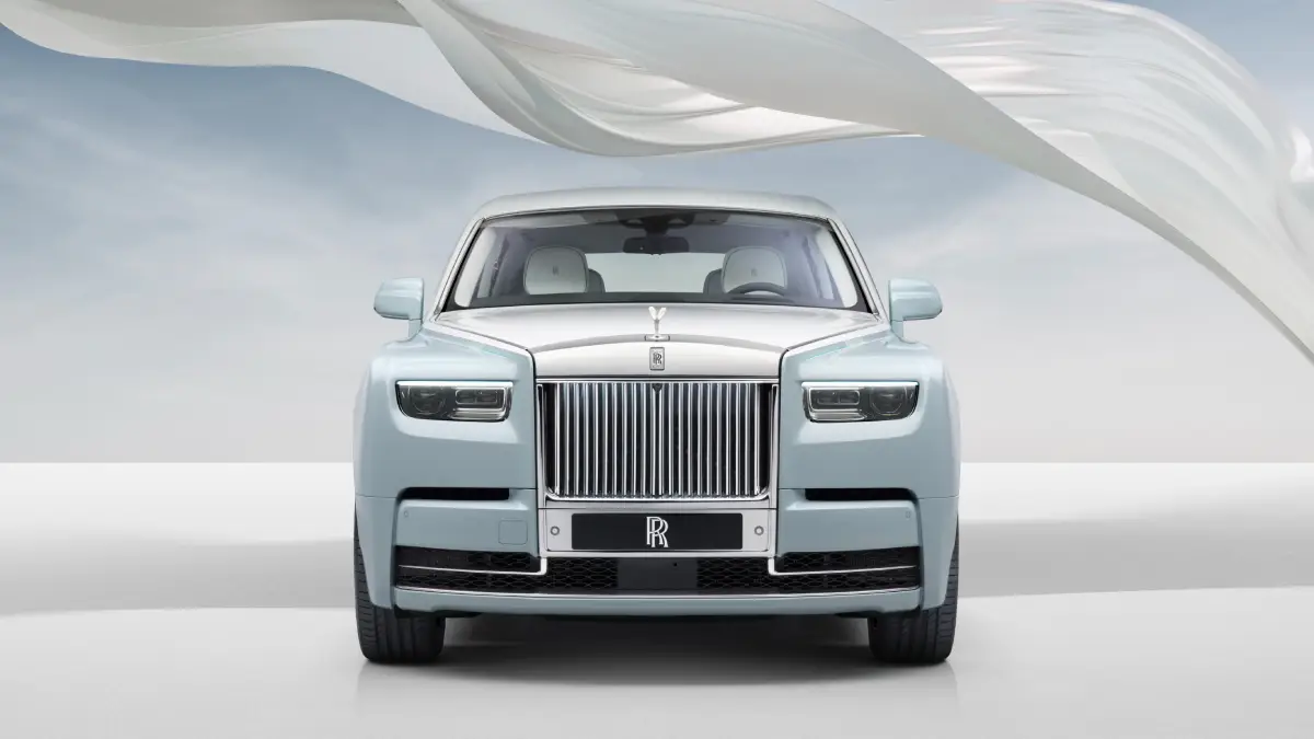 Rolls Royce Phantom interior and exterior views - Image 1