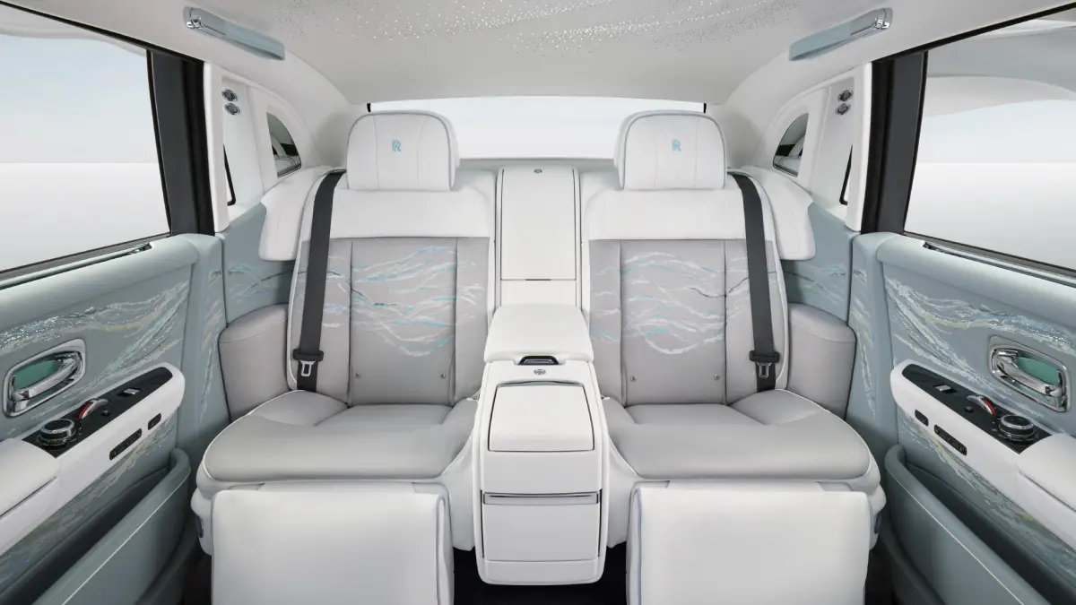 Rolls Royce Phantom interior and exterior views - Image 6