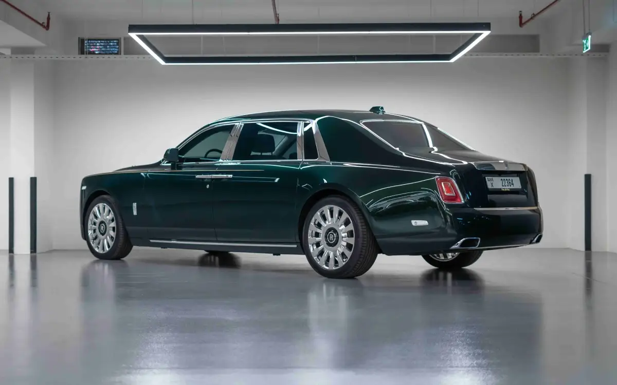 Rolls Royce Phantom interior and exterior views - Image 3