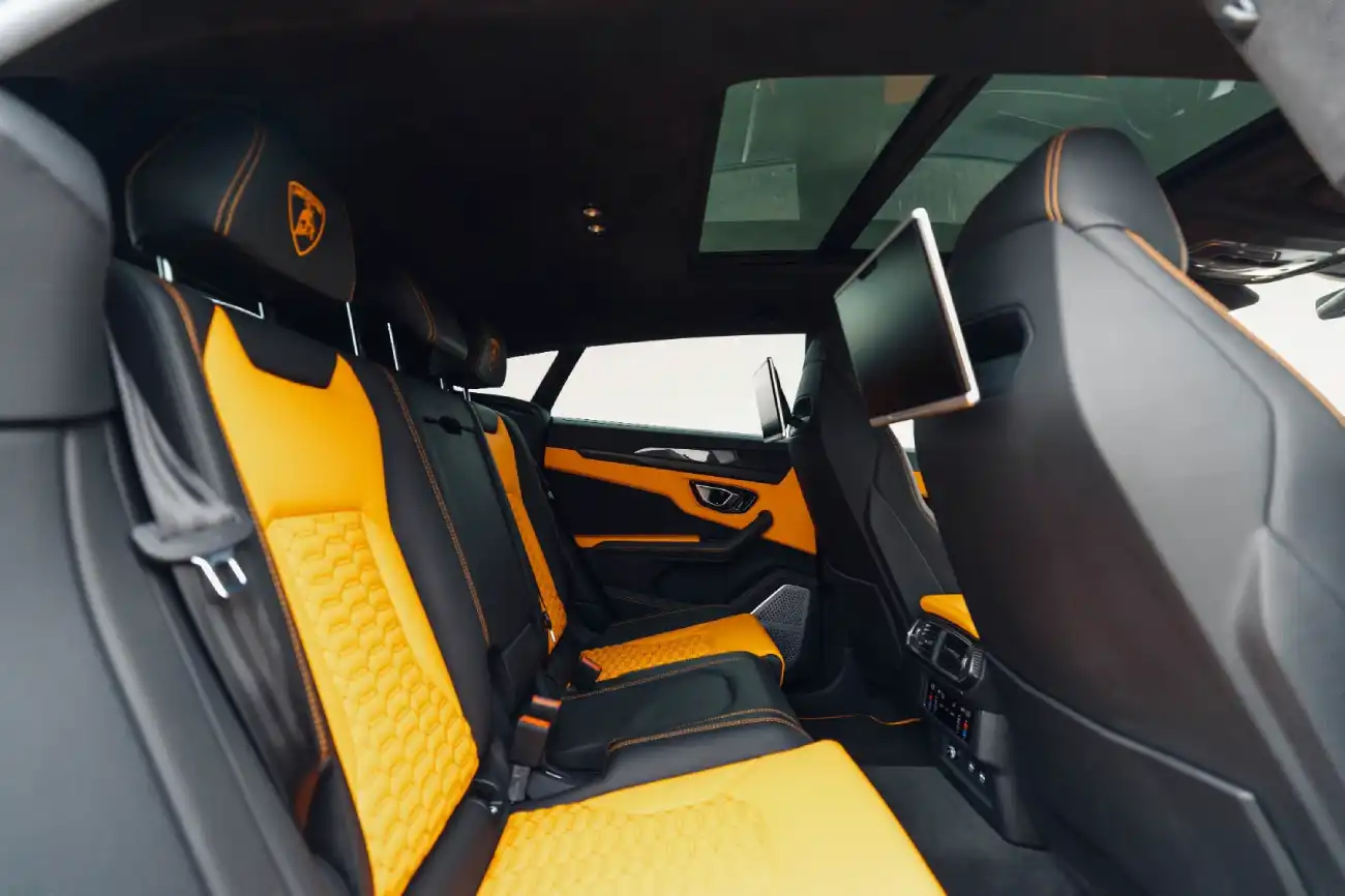 Lamborghini Urus interior and exterior views - Image 5