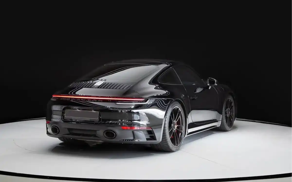 Porsche 911 Carrera GTS interior and exterior views - Image 3