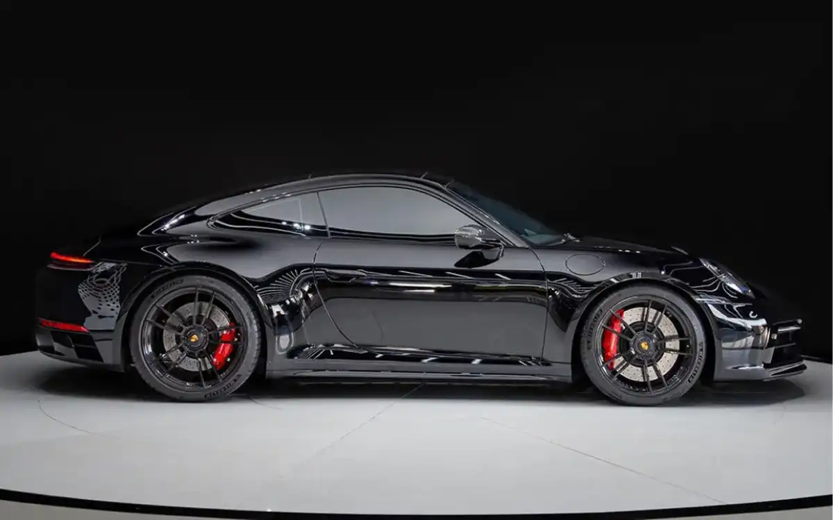 Porsche 911 Carrera GTS interior and exterior views - Image 2