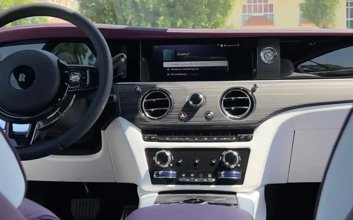 Rolls Royce Spectre interior and exterior views - Image 5