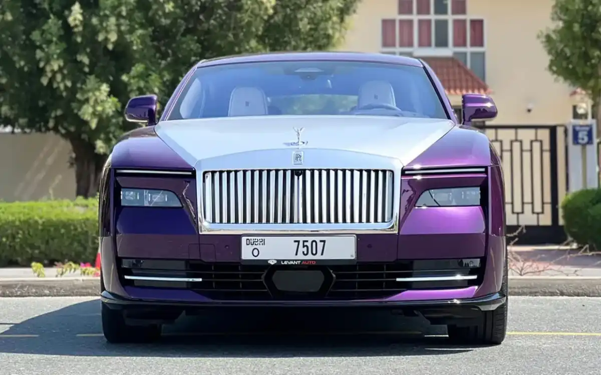 Rolls Royce Spectre interior and exterior views - Image 1