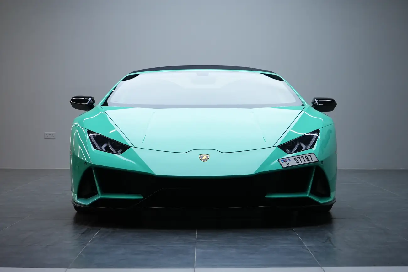 Rent Lamborghini Huracan EVO interior and exterior views - Image 1
